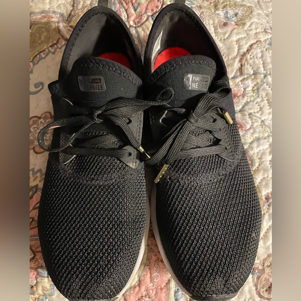 New balance Womens 9 black, leopard
